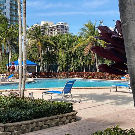 Sunny Isles, Beach Life! Parking Included Miami Beach Exterior photo