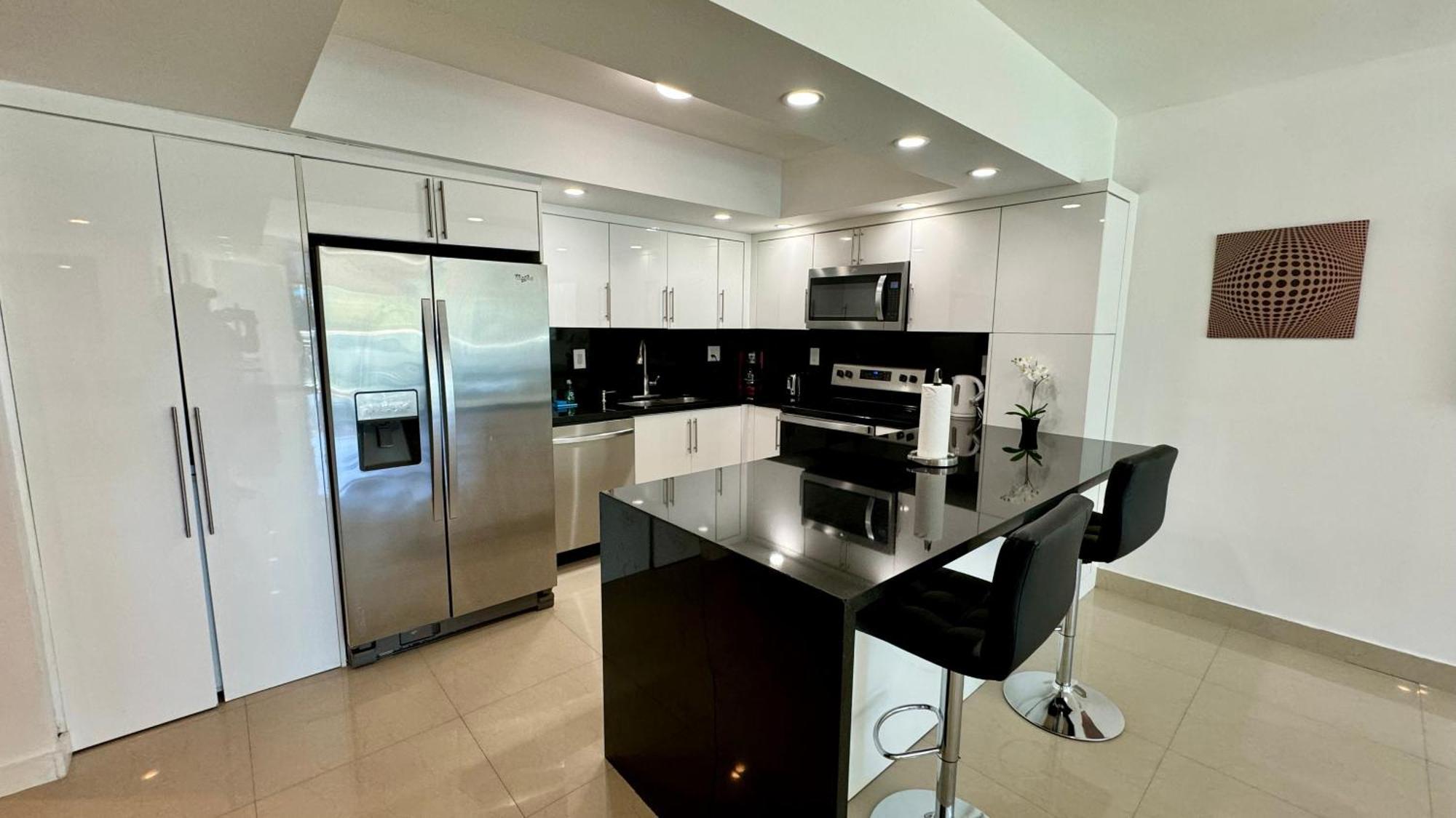 Sunny Isles, Beach Life! Parking Included Miami Beach Exterior photo